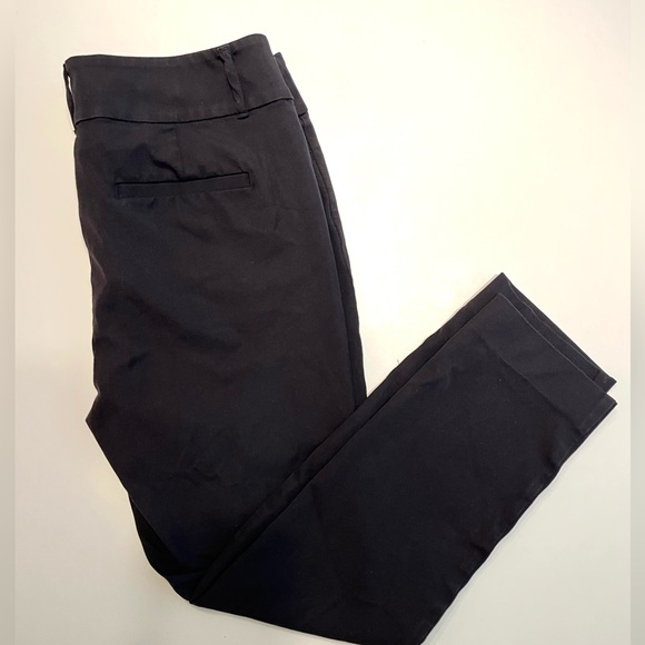 LOFT Pants - 🎉 *3 for $25* Loft Skinny Ankle Pant